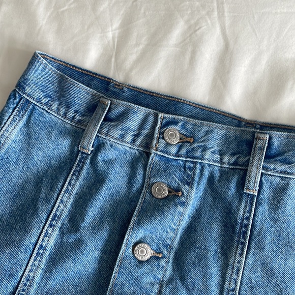 Levis Denim Button Up Skirt - Picture 3 of 5